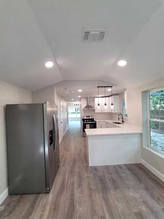 待售: $305,000 (2 贝兹, 1 浴室, 1013 平方英尺)