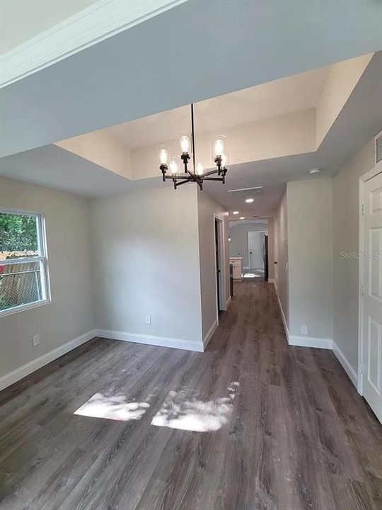 待售: $305,000 (2 贝兹, 1 浴室, 1013 平方英尺)