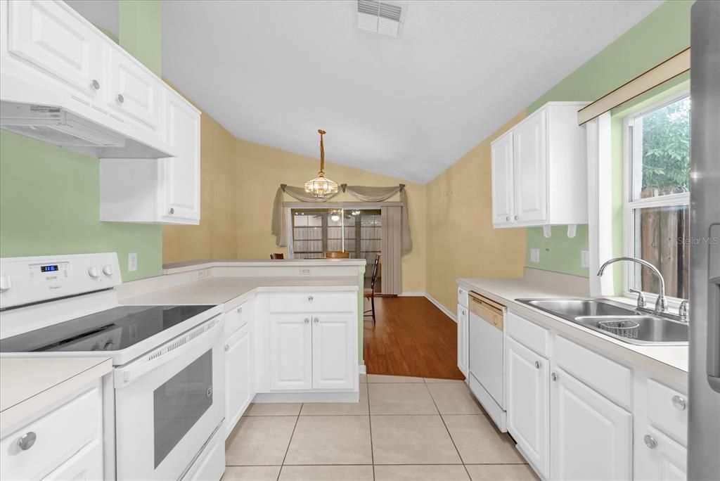 待售: $389,000 (3 贝兹, 2 浴室, 1559 平方英尺)