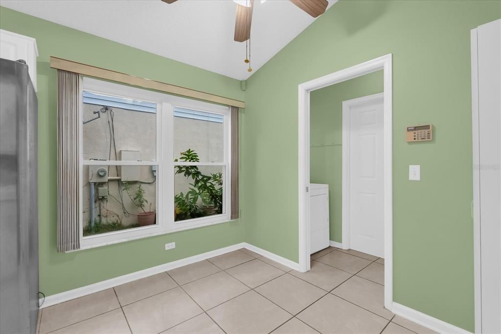 待售: $389,000 (3 贝兹, 2 浴室, 1559 平方英尺)