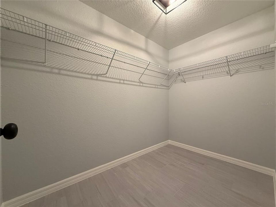 For Sale: $239,900 (3 beds, 2 baths, 1380 Square Feet)