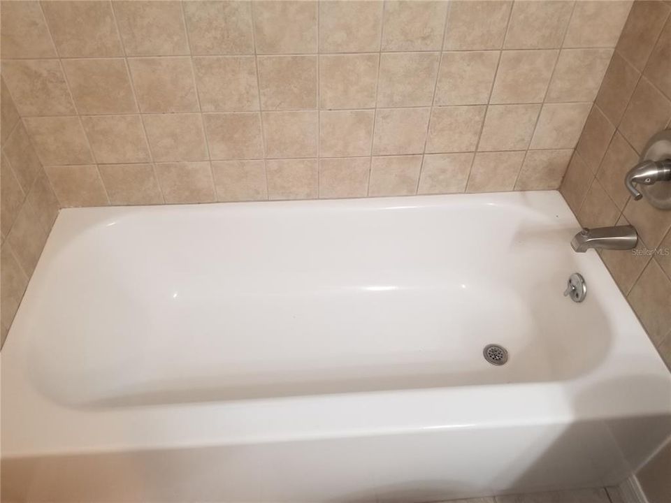 出租: $1,650 (2 贝兹, 1 浴室, 950 平方英尺)