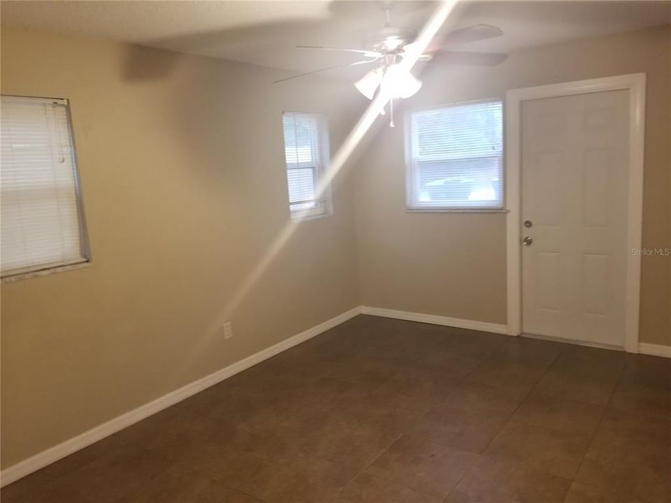 出租: $1,650 (2 贝兹, 1 浴室, 950 平方英尺)