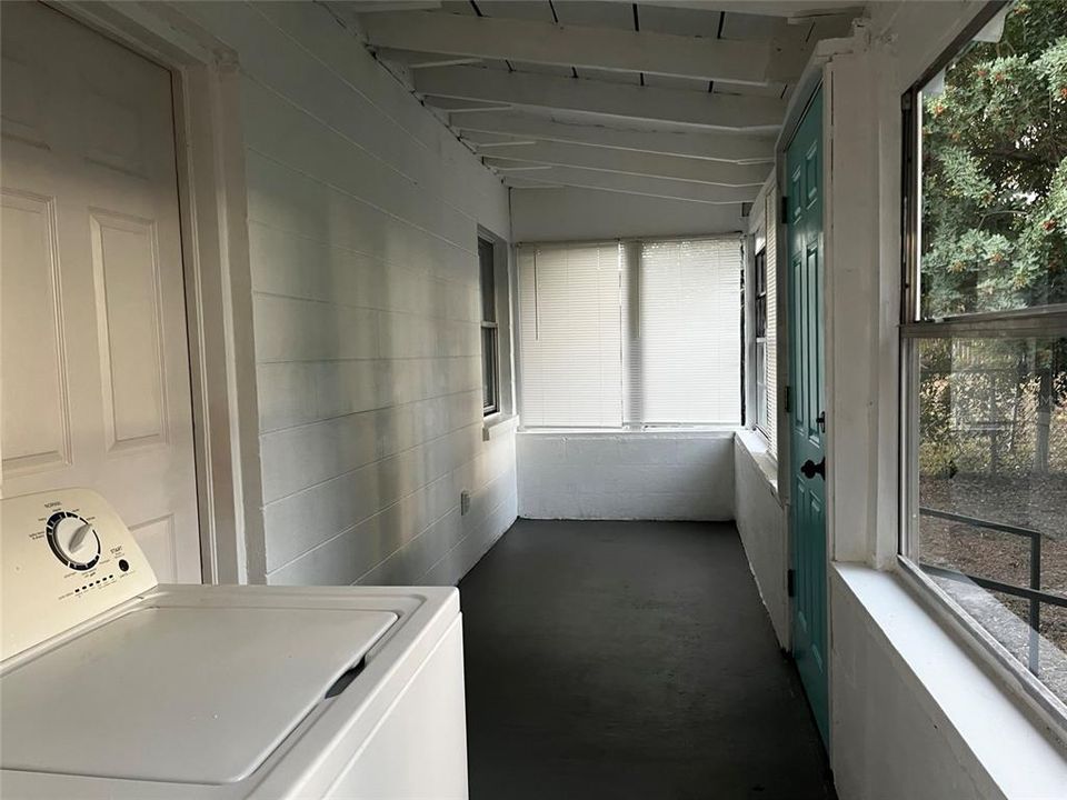 待售: $255,000 (3 贝兹, 1 浴室, 1365 平方英尺)