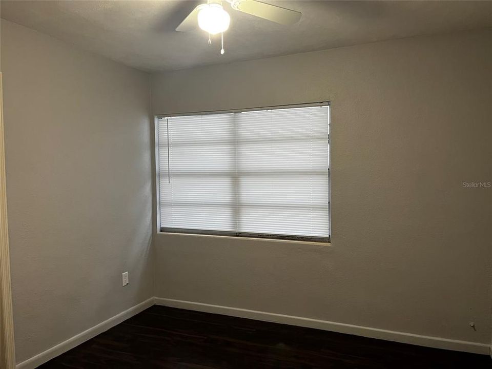 待售: $255,000 (3 贝兹, 1 浴室, 1365 平方英尺)