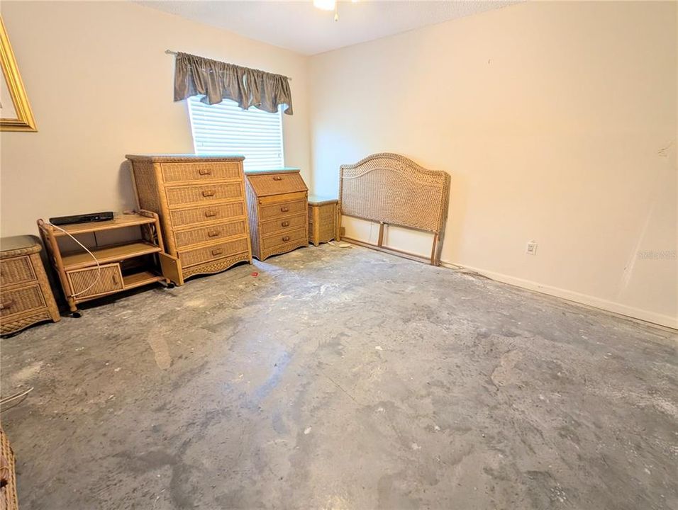 For Sale: $269,900 (3 beds, 2 baths, 1392 Square Feet)