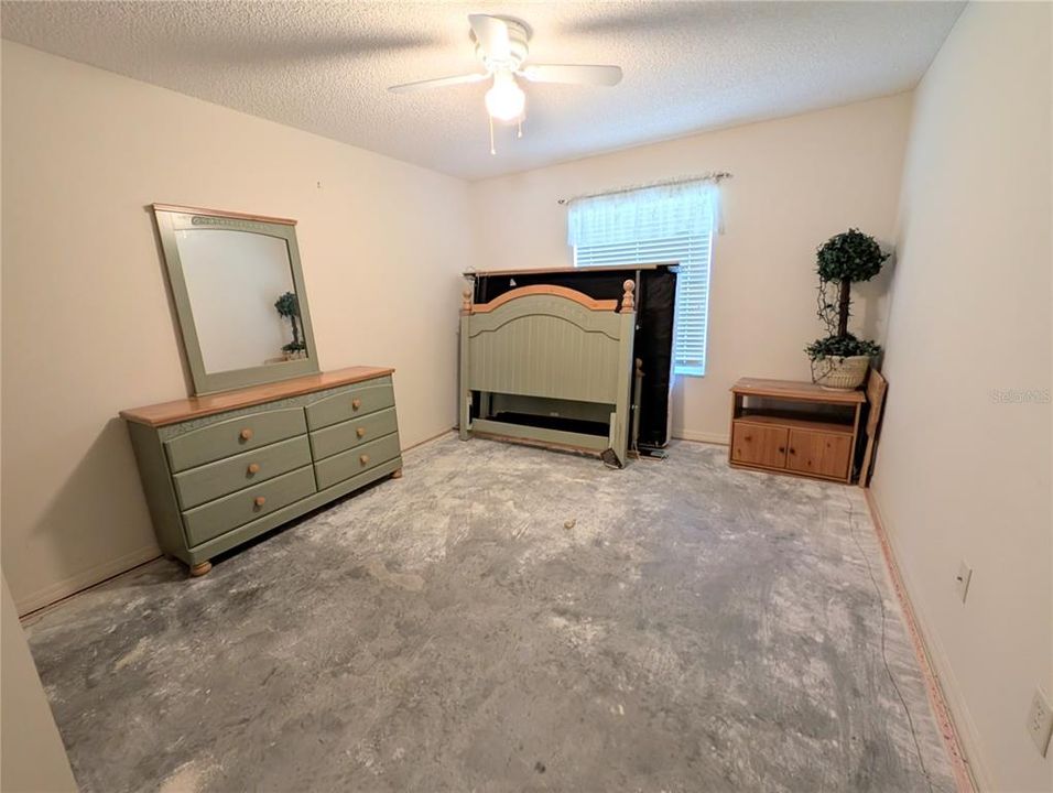 For Sale: $269,900 (3 beds, 2 baths, 1392 Square Feet)