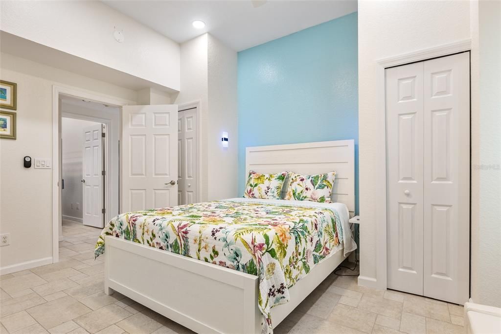 На продажу: $2,450,000 (4 спален, 3 ванн, 1832 Квадратных фут)