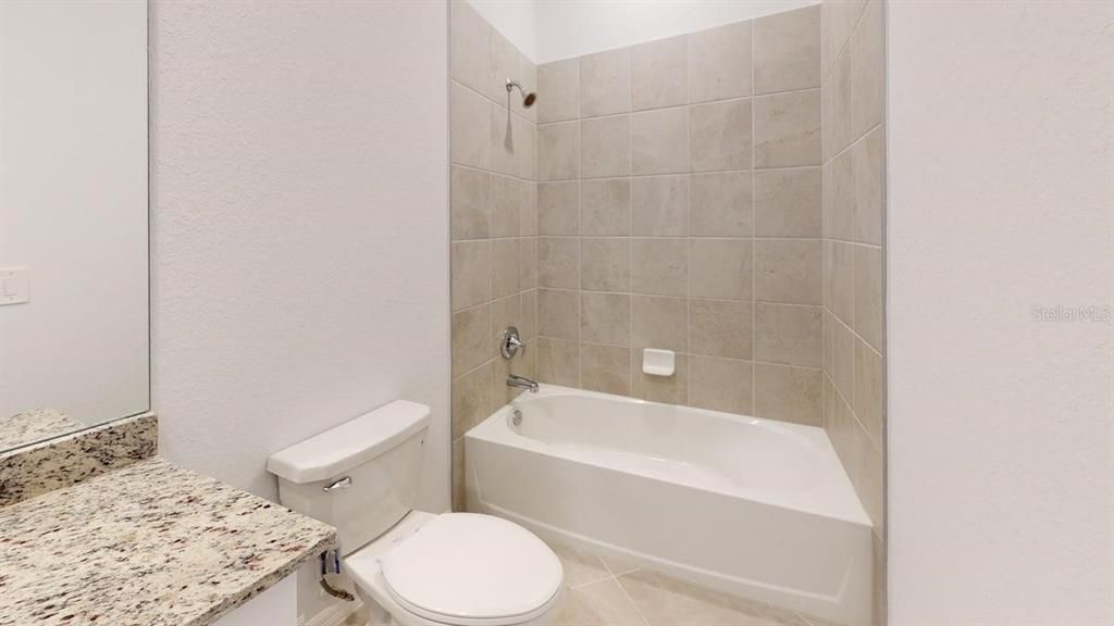 出租: $2,375 (4 贝兹, 3 浴室, 2035 平方英尺)