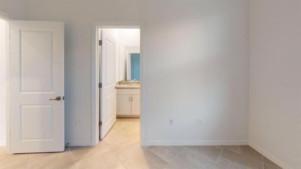 出租: $2,375 (4 贝兹, 3 浴室, 2035 平方英尺)