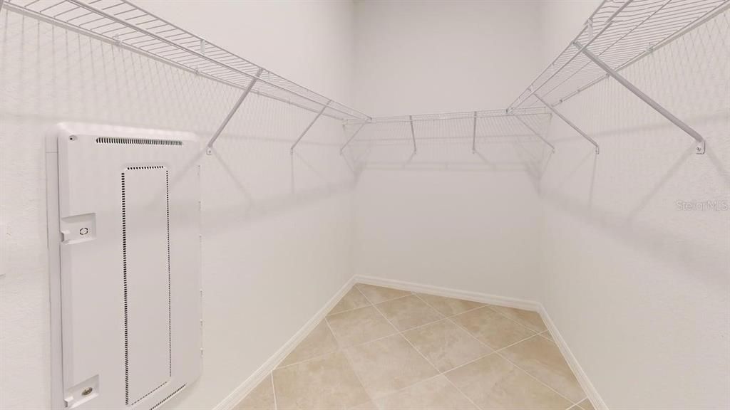 出租: $2,375 (4 贝兹, 3 浴室, 2035 平方英尺)