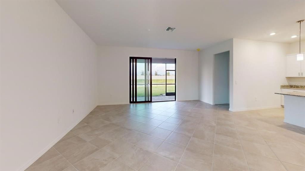 出租: $2,375 (4 贝兹, 3 浴室, 2035 平方英尺)