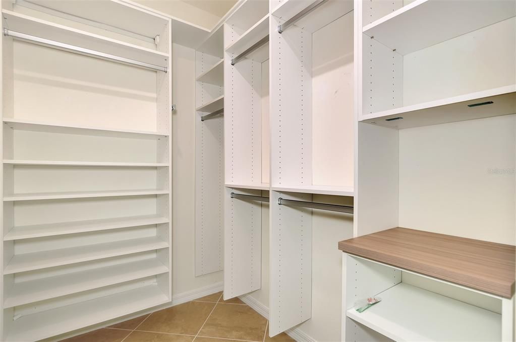 For Sale: $640,000 (3 beds, 3 baths, 1855 Square Feet)