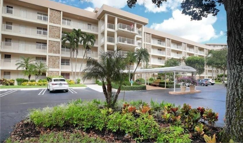 For Sale: $195,000 (1 beds, 2 baths, 950 Square Feet)