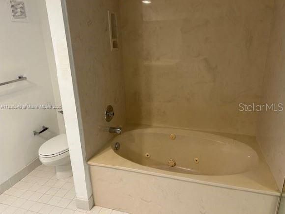 For Sale: $195,000 (1 beds, 2 baths, 950 Square Feet)