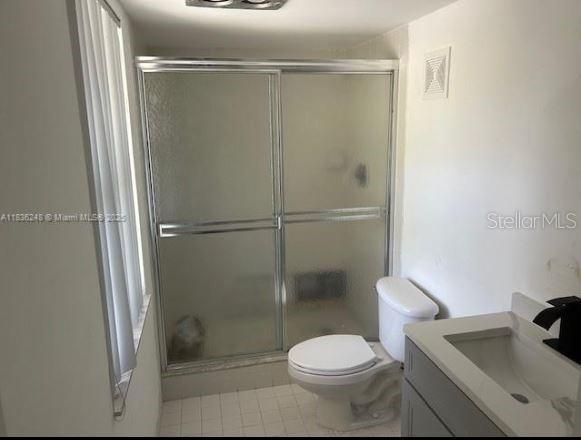 For Sale: $195,000 (1 beds, 2 baths, 950 Square Feet)