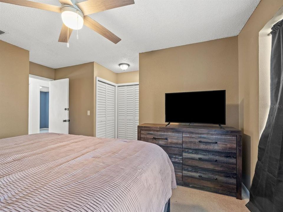 For Sale: $278,000 (3 beds, 2 baths, 1358 Square Feet)