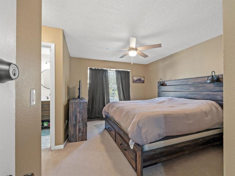 For Sale: $278,000 (3 beds, 2 baths, 1358 Square Feet)