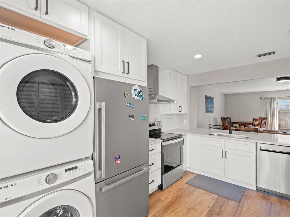 For Sale: $278,000 (3 beds, 2 baths, 1358 Square Feet)