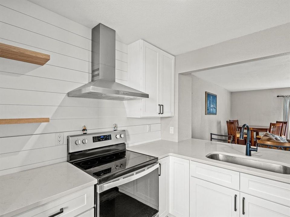 For Sale: $278,000 (3 beds, 2 baths, 1358 Square Feet)