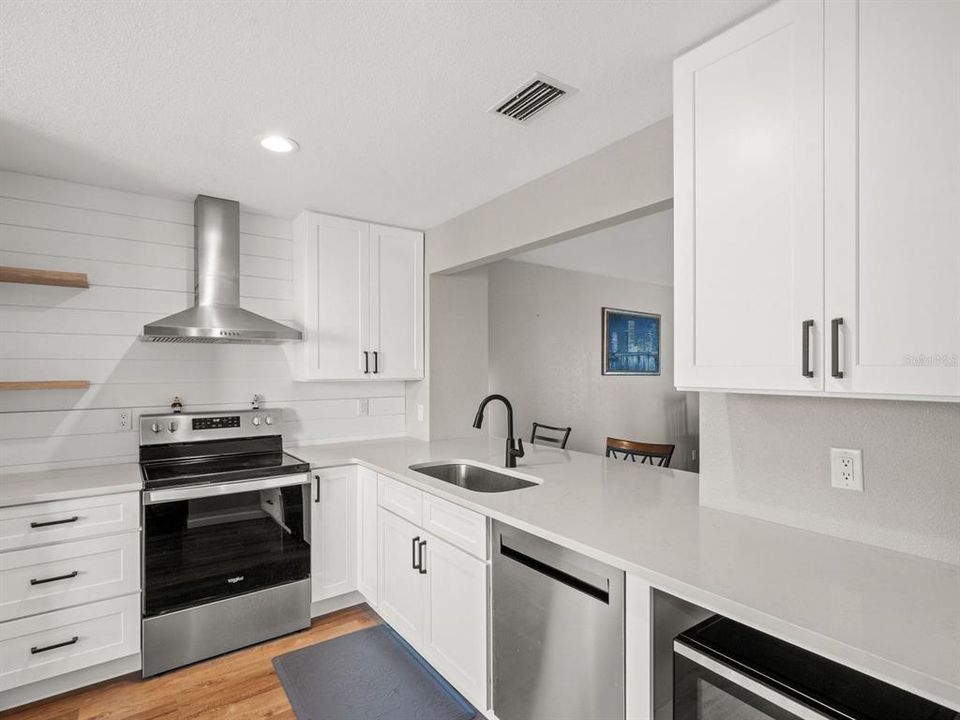 For Sale: $278,000 (3 beds, 2 baths, 1358 Square Feet)