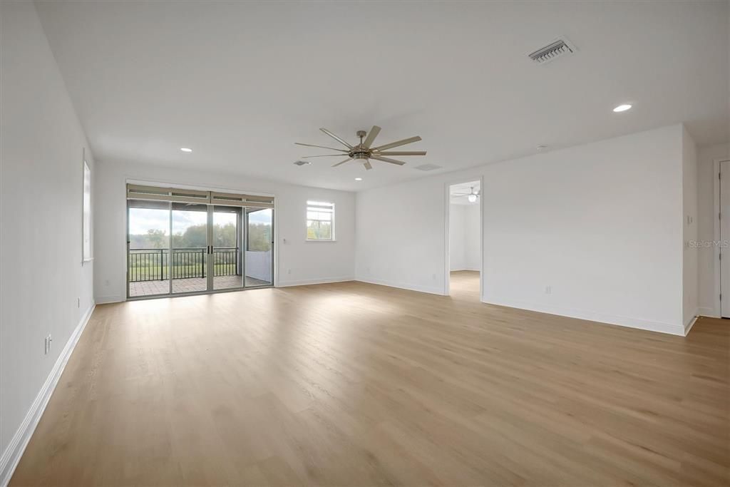 For Sale: $1,370,000 (5 beds, 5 baths, 4158 Square Feet)