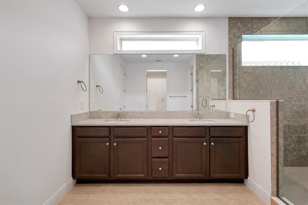 For Sale: $1,370,000 (5 beds, 5 baths, 4158 Square Feet)