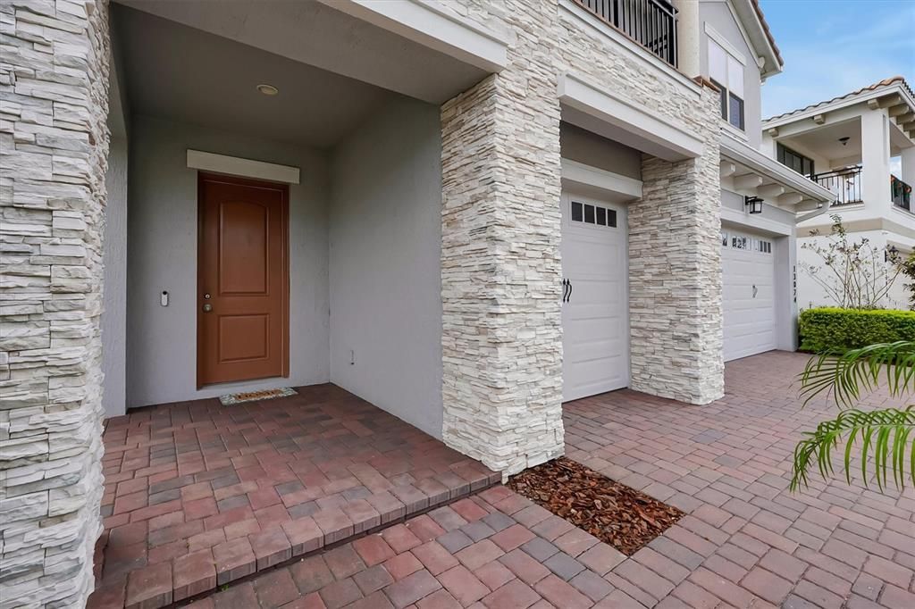 For Sale: $1,370,000 (5 beds, 5 baths, 4158 Square Feet)