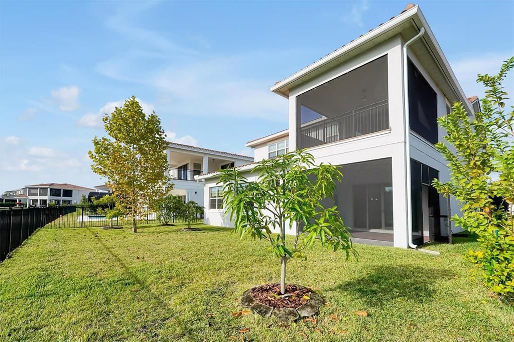 For Sale: $1,370,000 (5 beds, 5 baths, 4158 Square Feet)