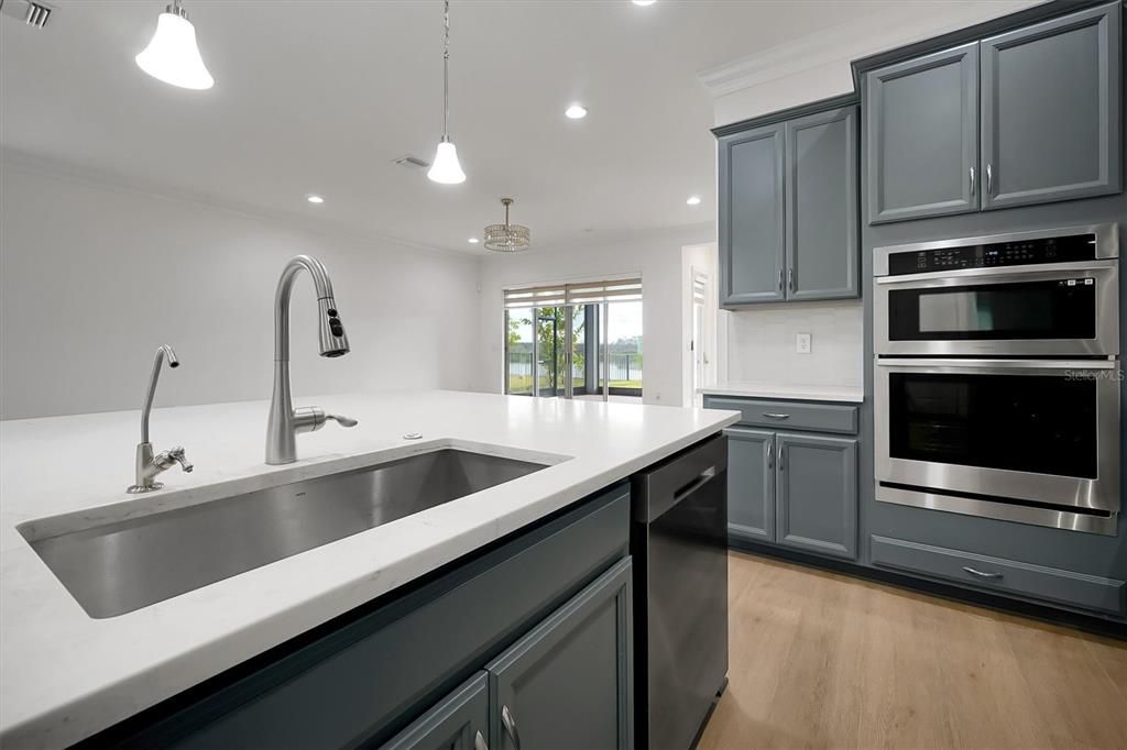 For Sale: $1,370,000 (5 beds, 5 baths, 4158 Square Feet)