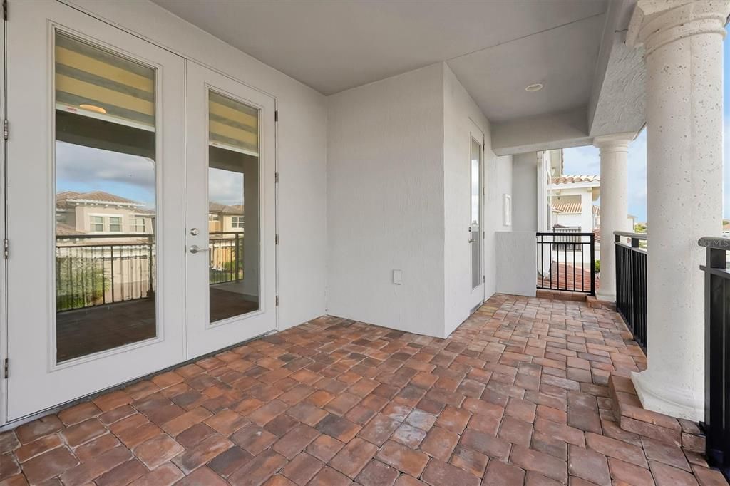 For Sale: $1,370,000 (5 beds, 5 baths, 4158 Square Feet)