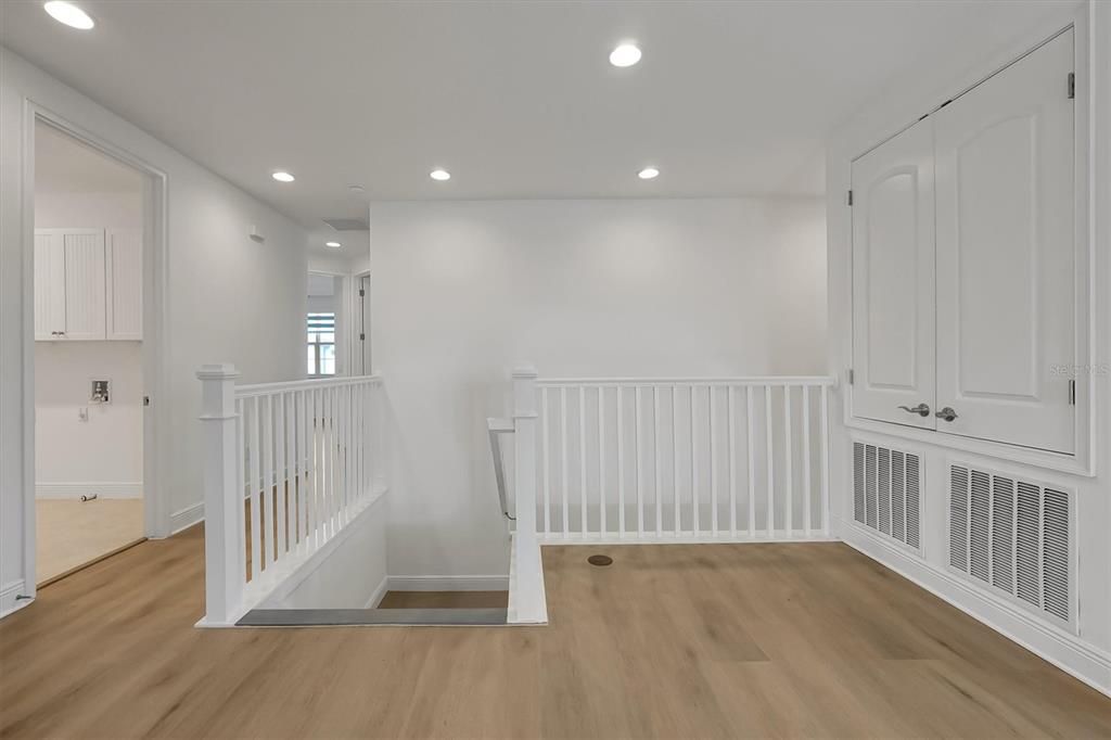 For Sale: $1,370,000 (5 beds, 5 baths, 4158 Square Feet)