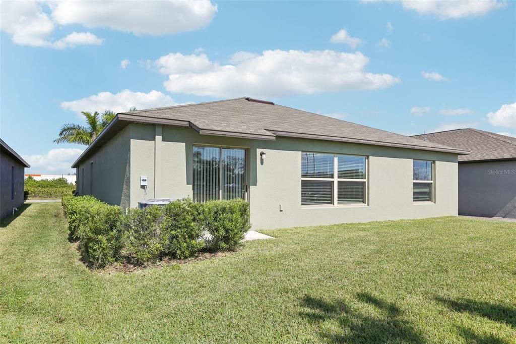 合同活跃: $359,900 (4 贝兹, 2 浴室, 1959 平方英尺)