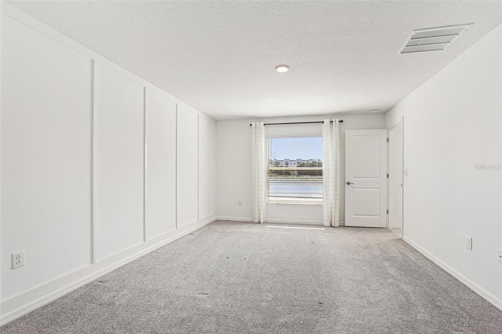 合同活跃: $359,900 (4 贝兹, 2 浴室, 1959 平方英尺)