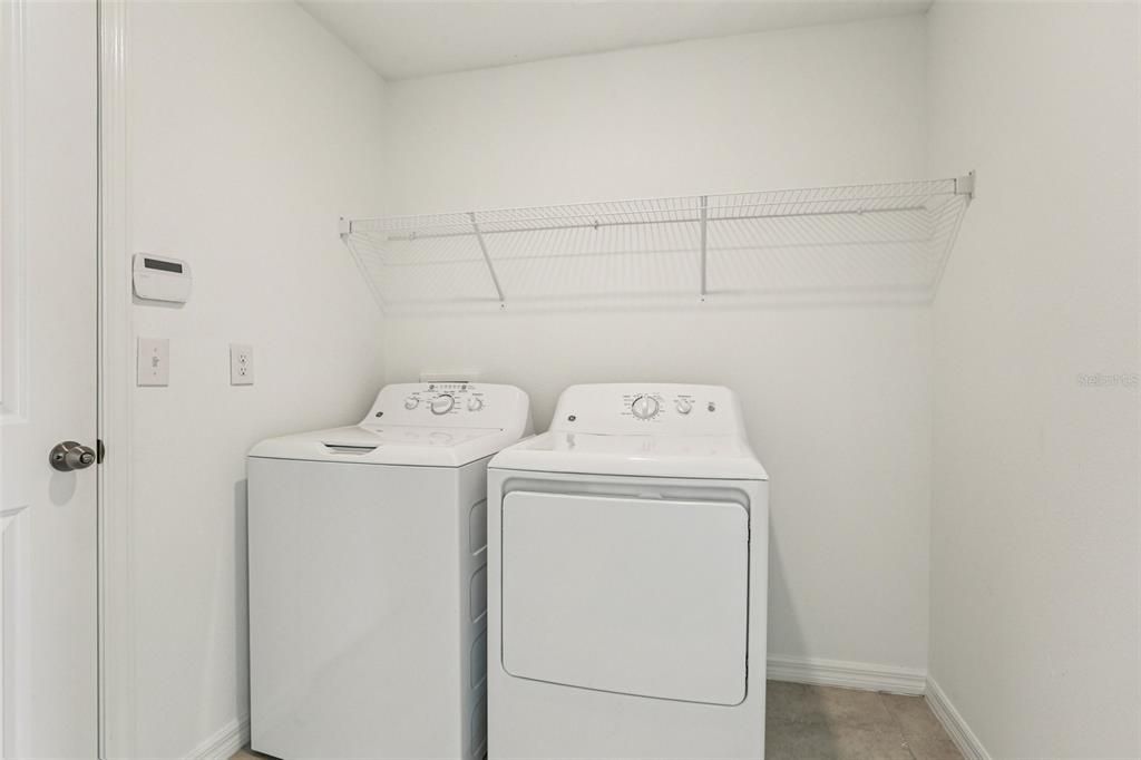 合同活跃: $359,900 (4 贝兹, 2 浴室, 1959 平方英尺)