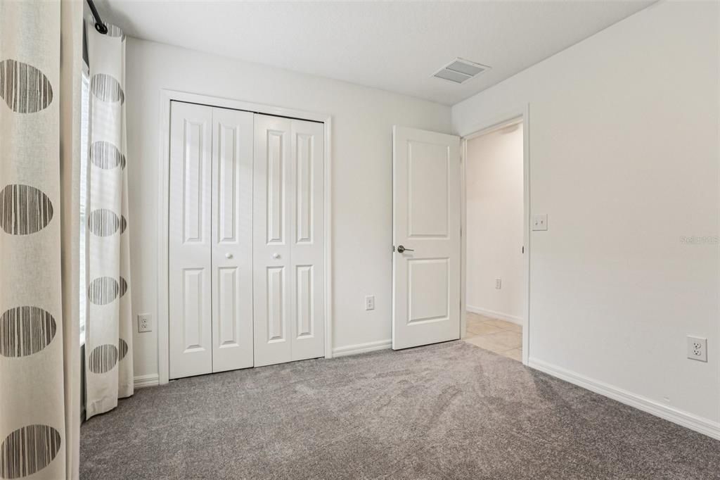 合同活跃: $359,900 (4 贝兹, 2 浴室, 1959 平方英尺)