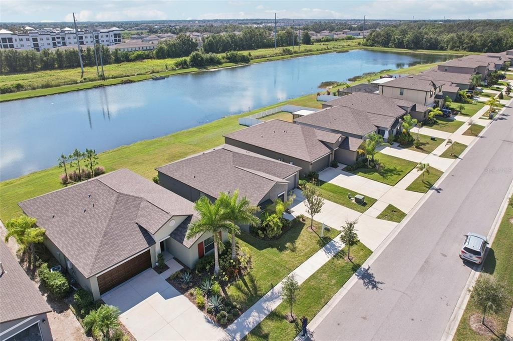 合同活跃: $359,900 (4 贝兹, 2 浴室, 1959 平方英尺)