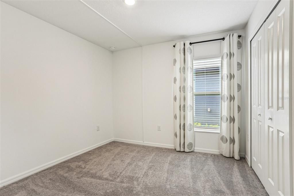 合同活跃: $359,900 (4 贝兹, 2 浴室, 1959 平方英尺)