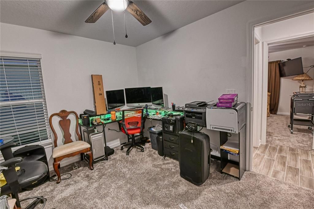 For Sale: $325,000 (3 beds, 2 baths, 1560 Square Feet)