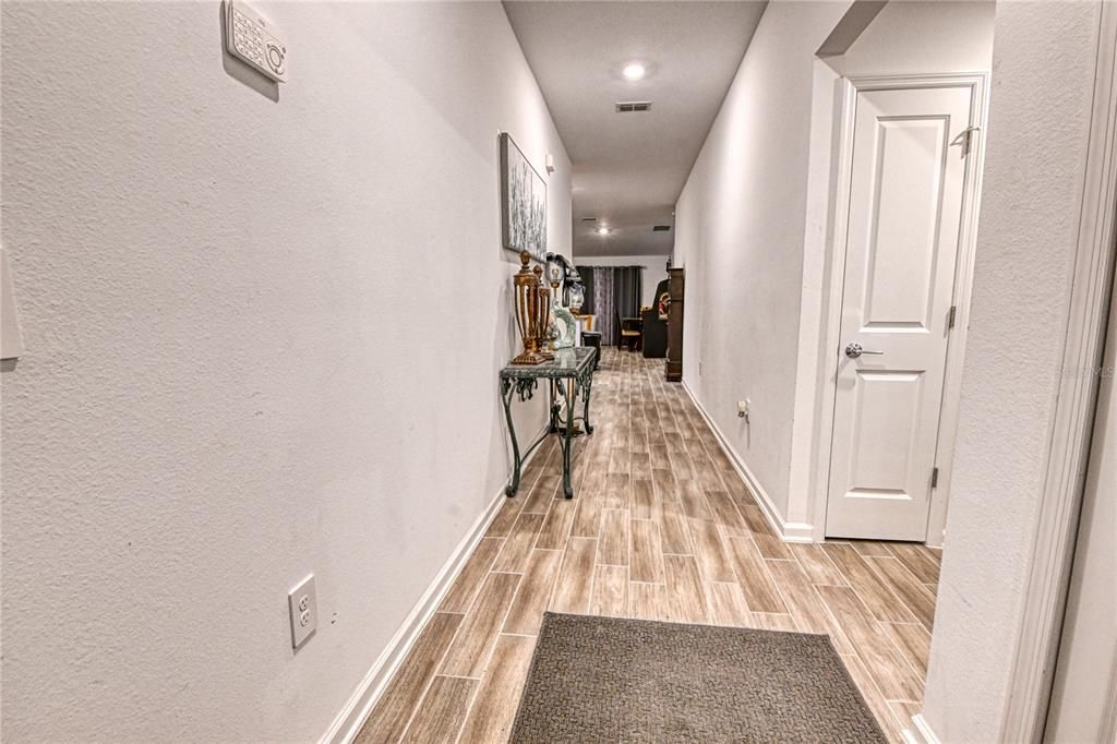 For Sale: $325,000 (3 beds, 2 baths, 1560 Square Feet)