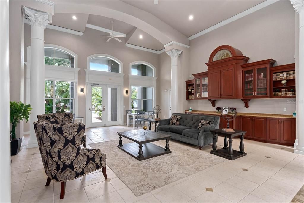 For Rent: $1,950 (2 beds, 1 baths, 848 Square Feet)