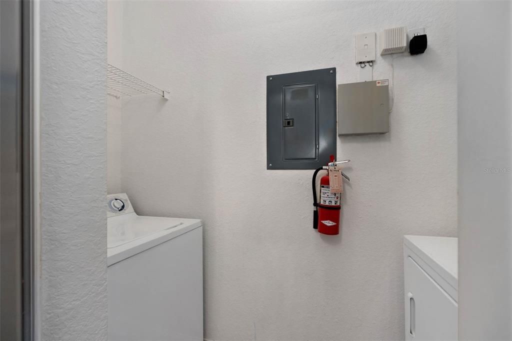 For Rent: $1,950 (2 beds, 1 baths, 848 Square Feet)