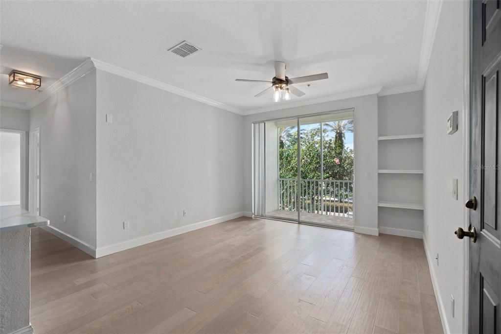 For Rent: $1,950 (2 beds, 1 baths, 848 Square Feet)