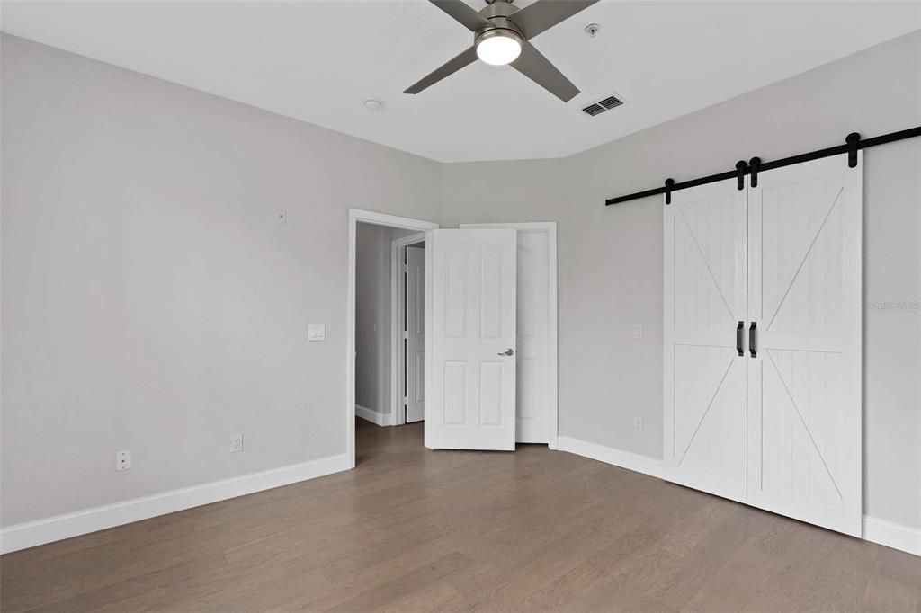 For Rent: $1,950 (2 beds, 1 baths, 848 Square Feet)