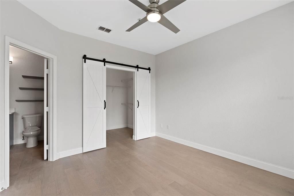 For Rent: $1,950 (2 beds, 1 baths, 848 Square Feet)