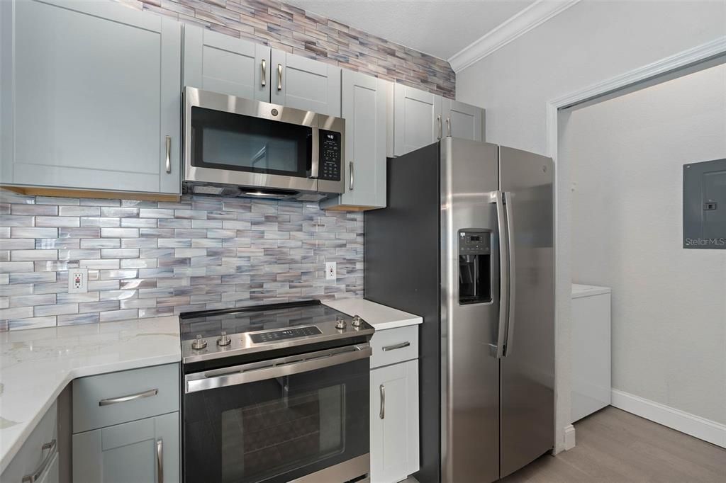 For Rent: $1,950 (2 beds, 1 baths, 848 Square Feet)