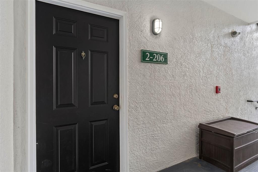 For Rent: $1,950 (2 beds, 1 baths, 848 Square Feet)