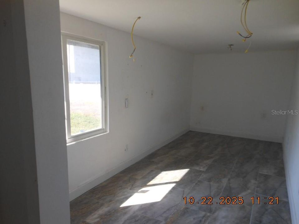 Active With Contract: $319,900 (3 beds, 2 baths, 1723 Square Feet)