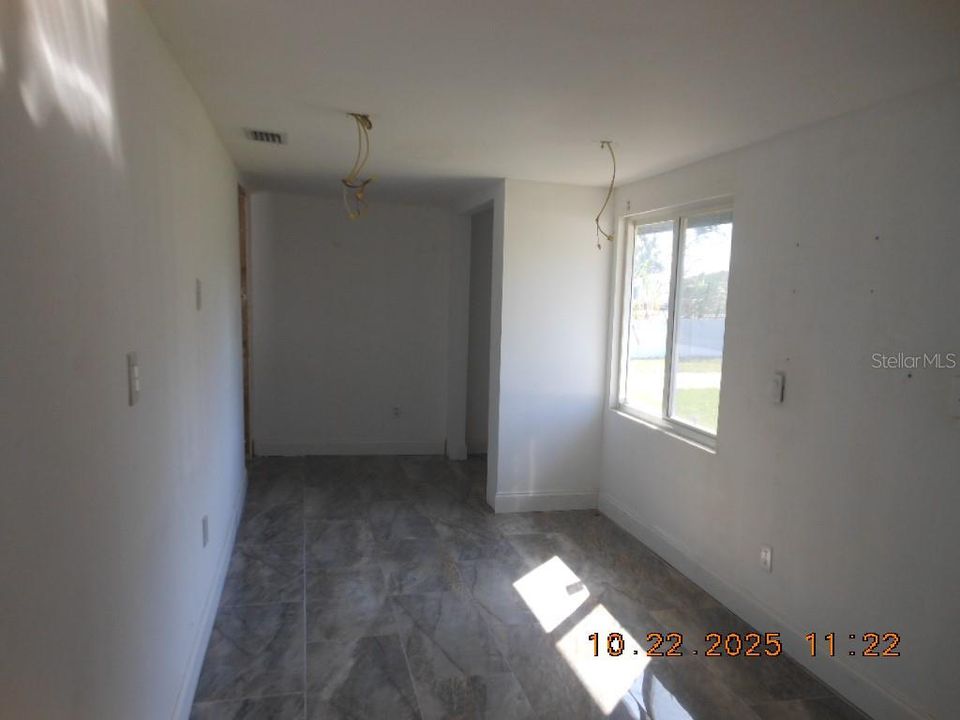 Active With Contract: $319,900 (3 beds, 2 baths, 1723 Square Feet)