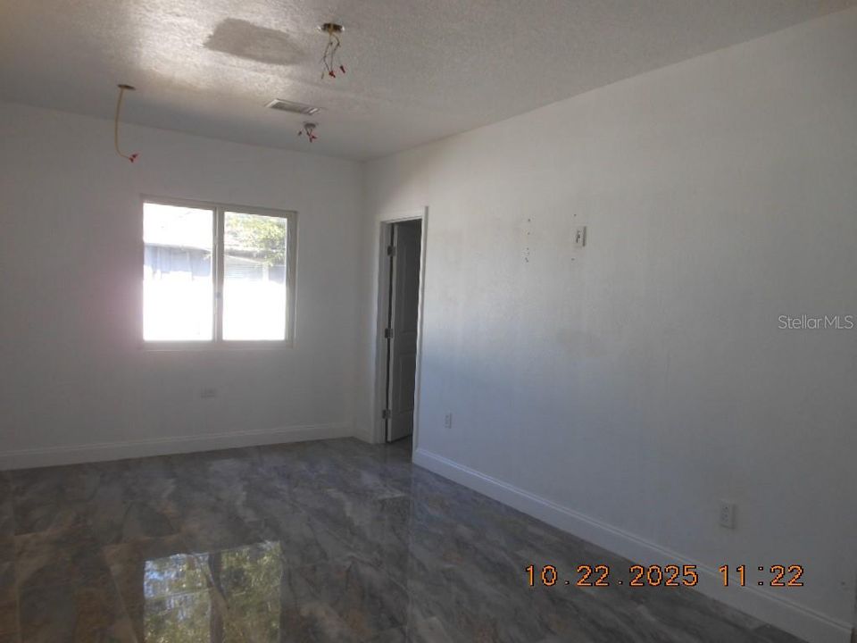 Active With Contract: $319,900 (3 beds, 2 baths, 1723 Square Feet)